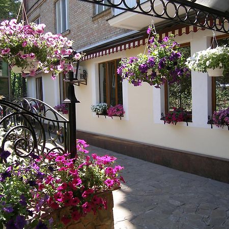 Gallery Hotel Gintama Apgrade Kiev Exterior foto