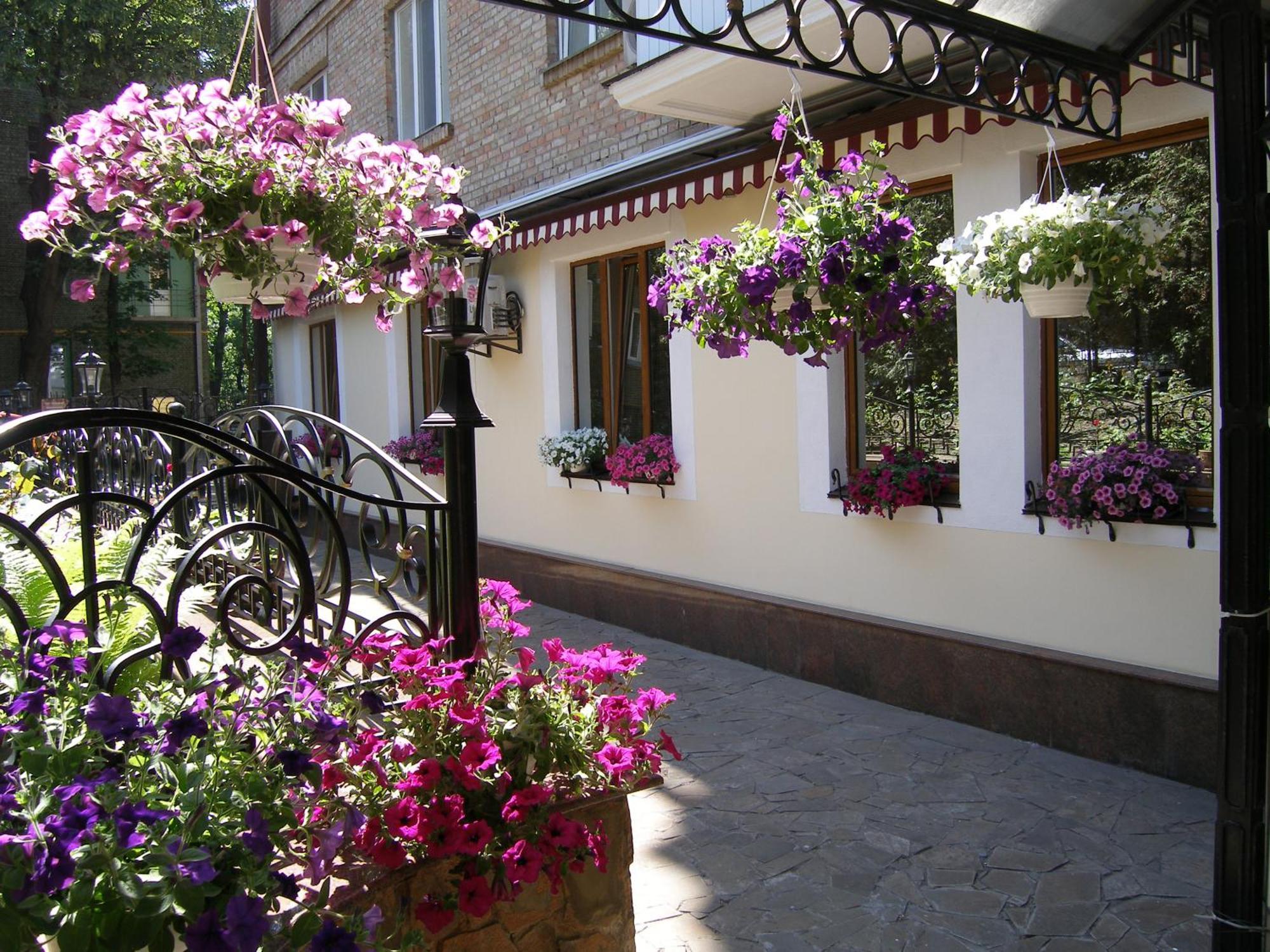 Gallery Hotel Gintama Apgrade Kiev Exterior foto